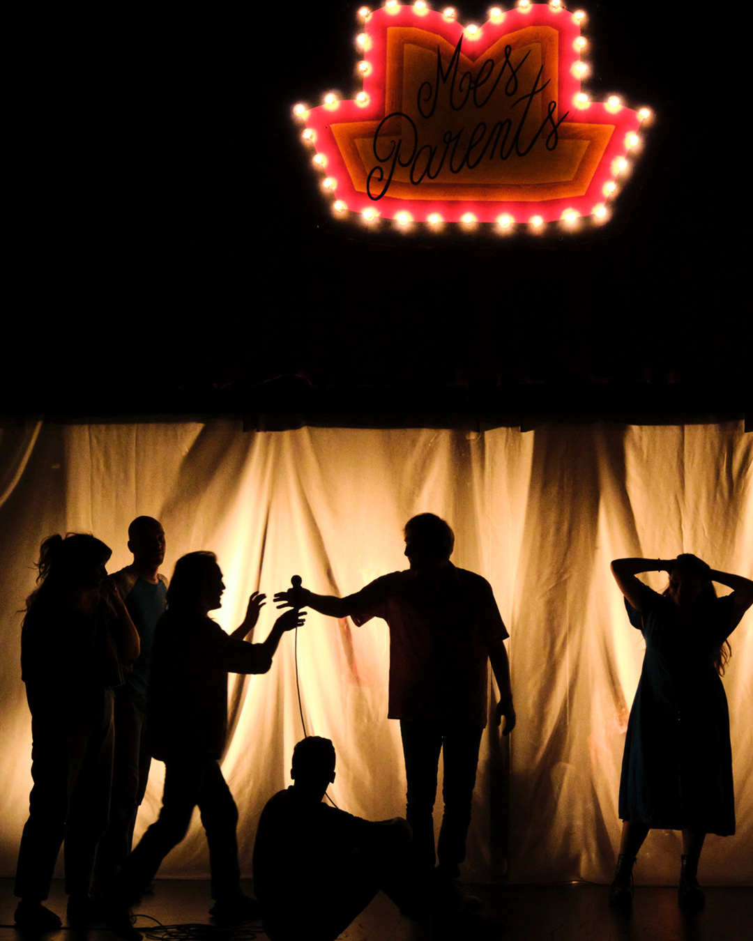 Photo d'une scène lors de la représentation de la Pièce Mes parents